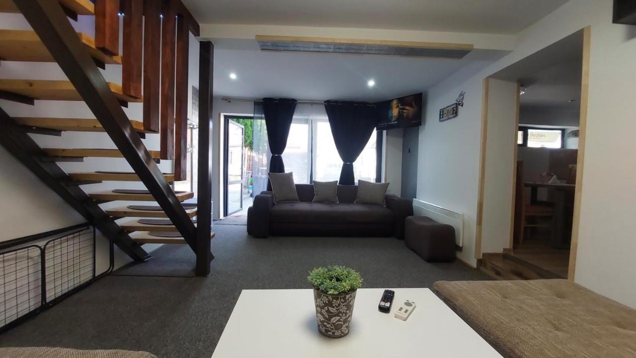 Morrison Apartments Miercurea Ciuc Zimmer foto